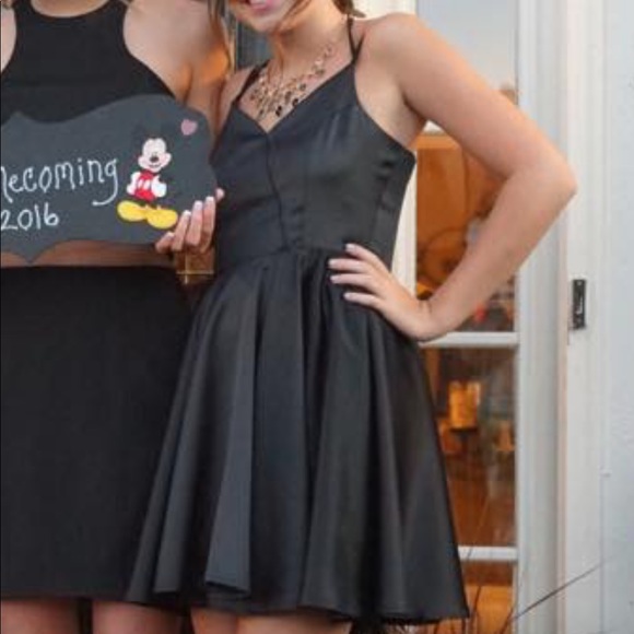 Black Dress - Picture 3 of 3